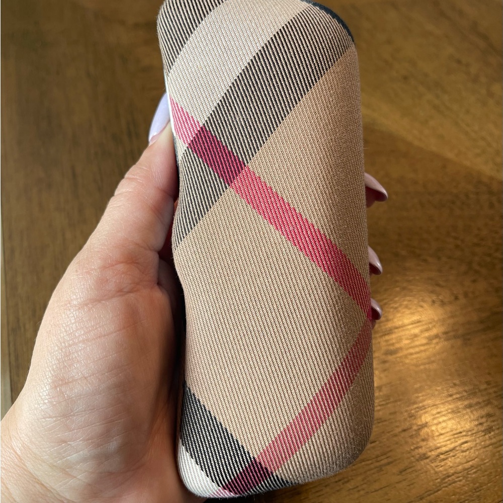 Burberry Nova Check Hard Eye Case - Picture 6 of 13